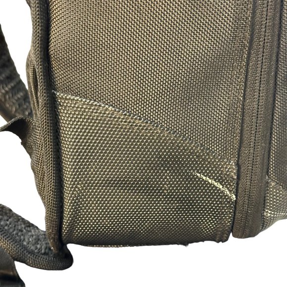 (10-229) Quantaray Pro Camera Backpack - Picture 7 of 16